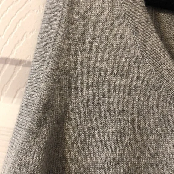 Banana Republic soft grey tank - Picture 3 of 7